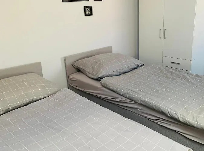 Alena Apartamento *